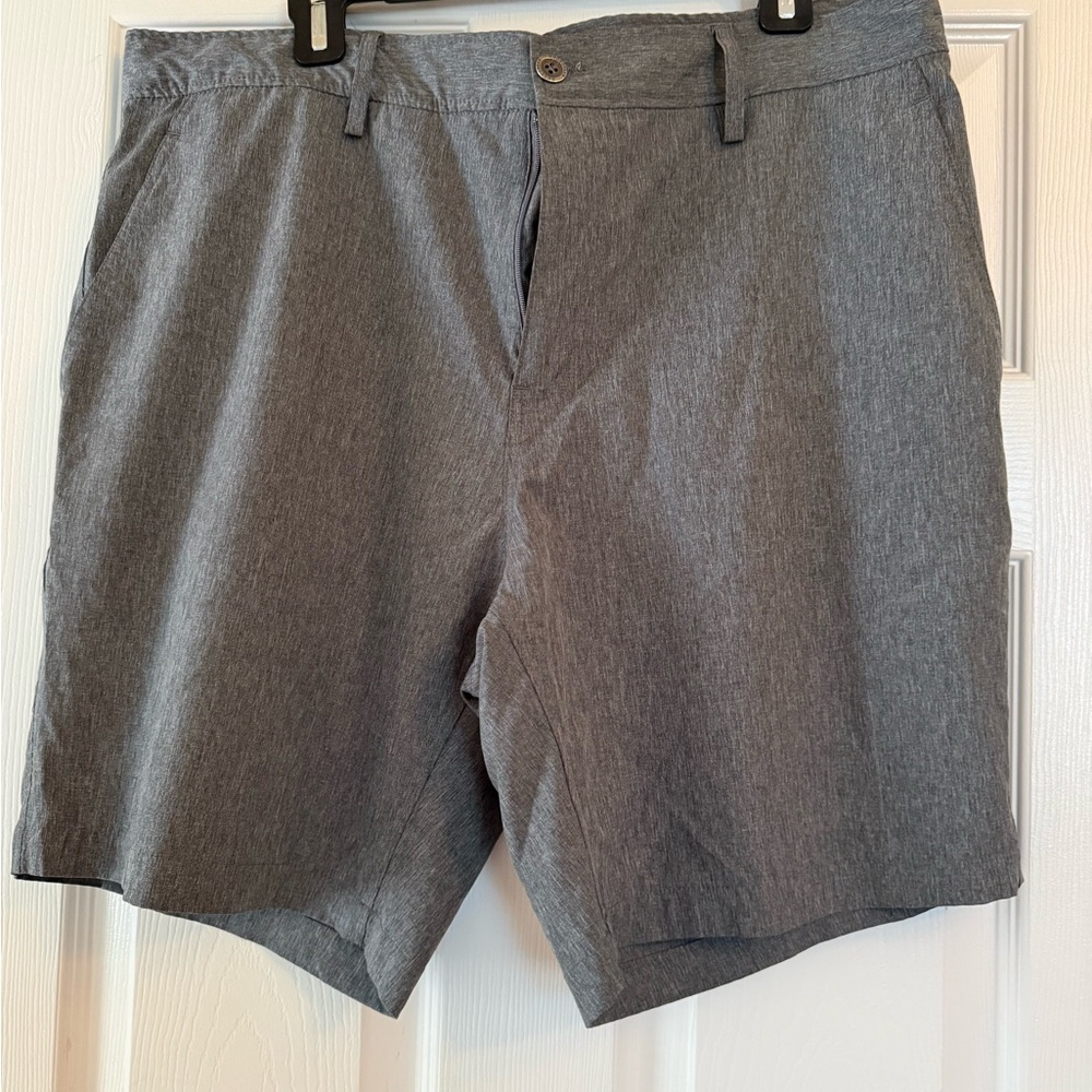32 Degrees Men's Charcoal Flat Front Shorts